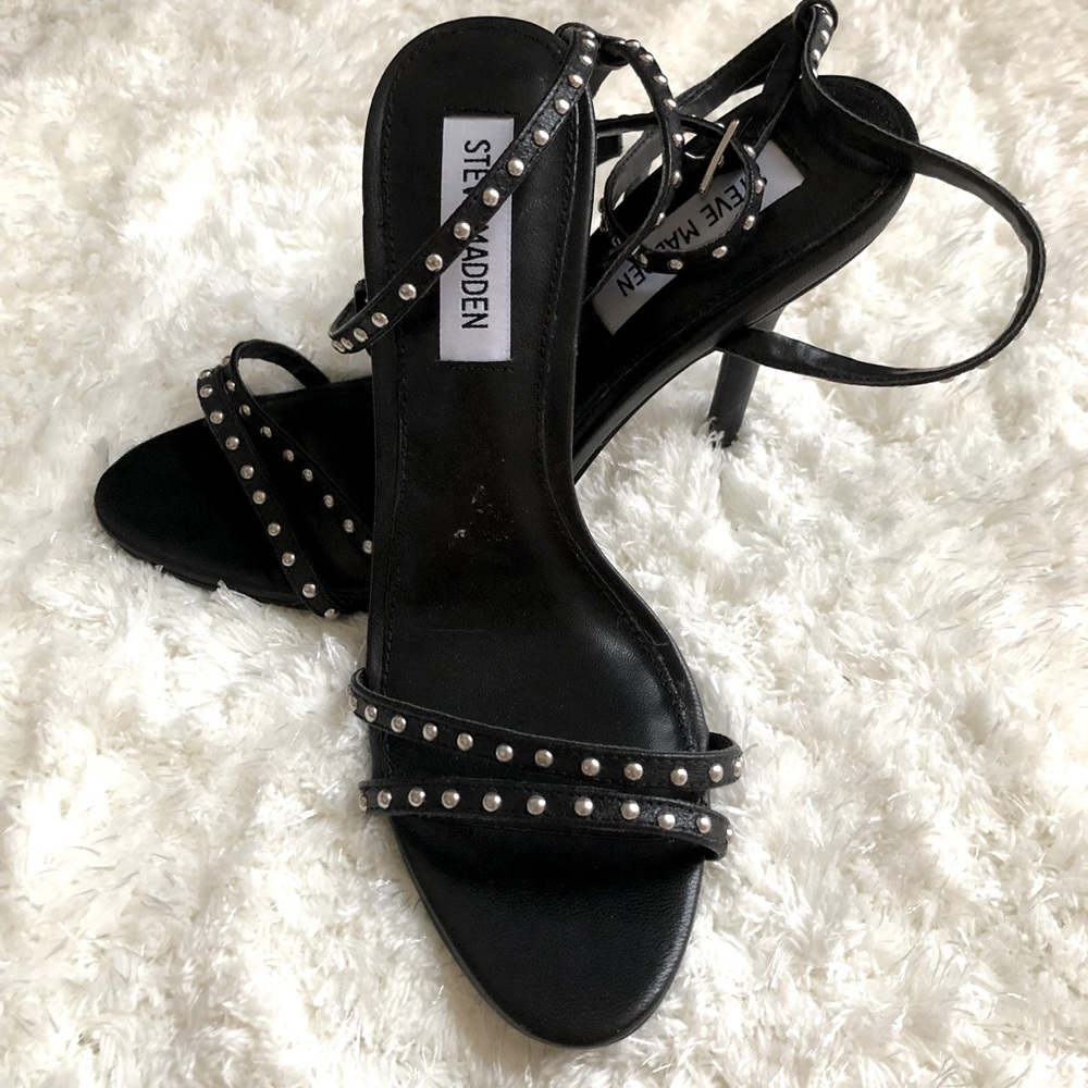 Steve Madden - Black Strapy Sandals